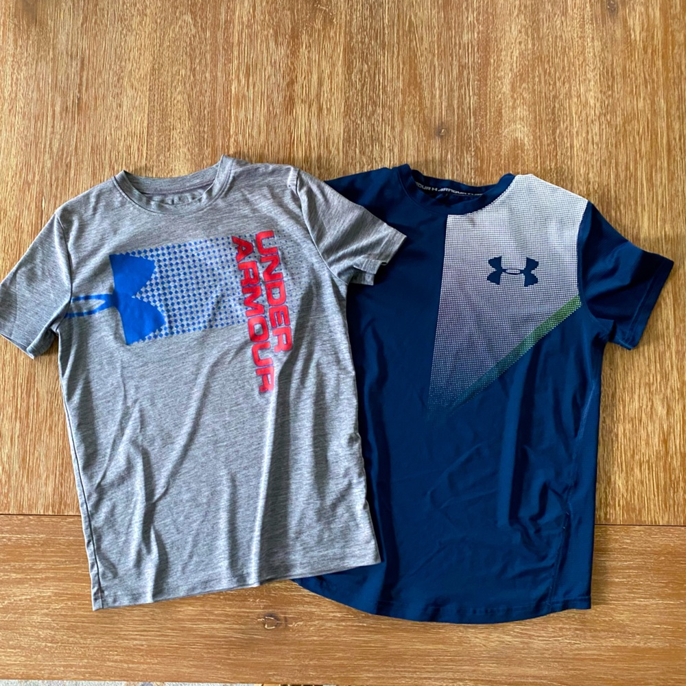 Under Armour Youth Medium Heat Gear Short Sleeve T-Shirts Pair